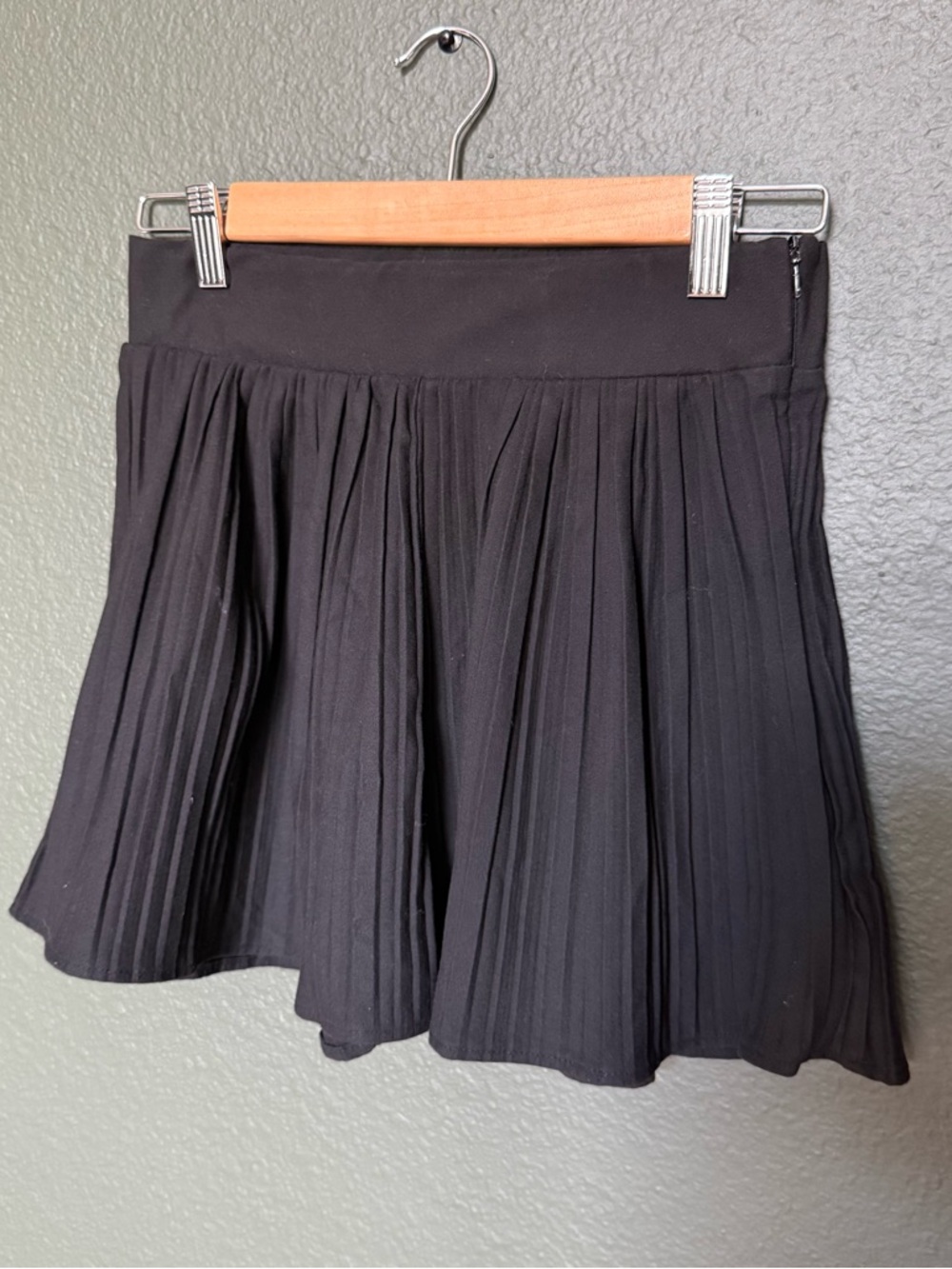 Zara black pleated mini shorts | small